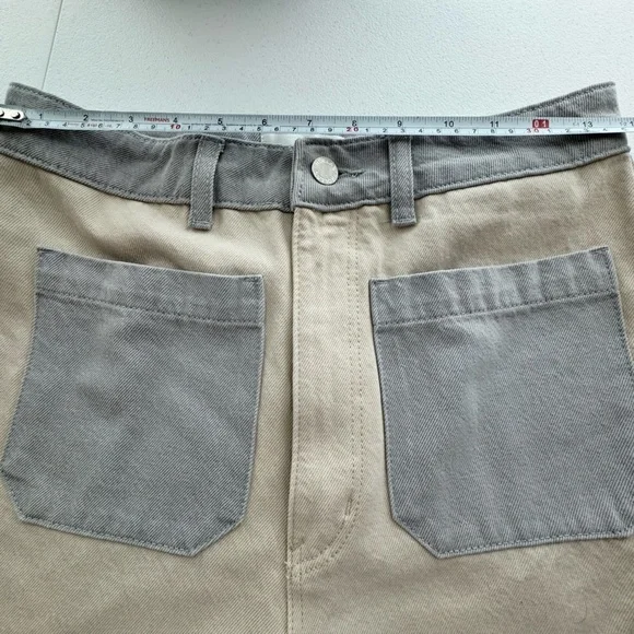 Rolla's Sailor Jeans Size 29 Two Tone Shell Splice
High Rise Wide Leg Excellent - Picture 9 of 12